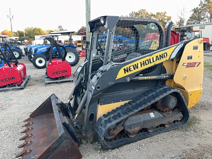 new-holland-c227-image-3