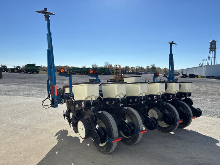 2014-kinze-3000-image-6