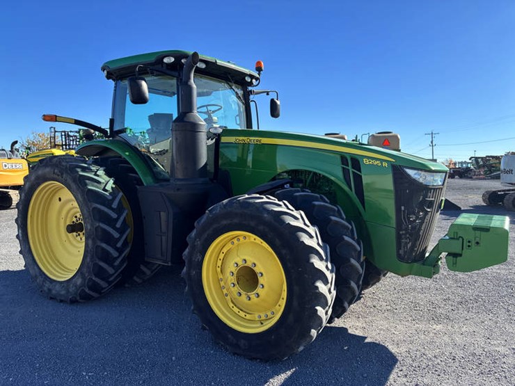 2015-john-deere-8295r-image-3