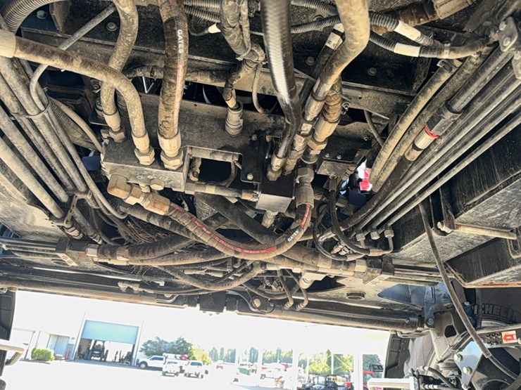 2023-case-ih-4350-patriot--sprayer-image-103