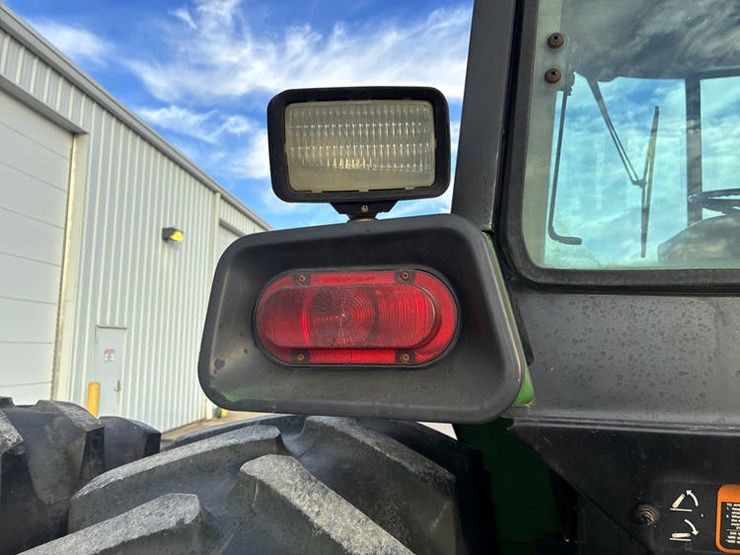 1994-john-deere-4560-image-22