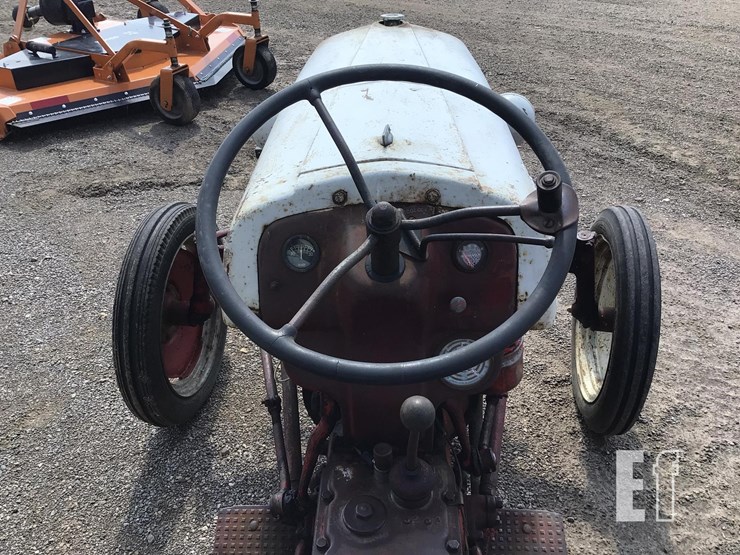 1952-ford-8n-image-11