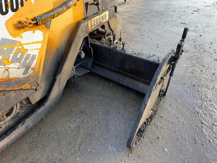 2006-leeboy-l1000t-tracked-asphalt-paver-image-16