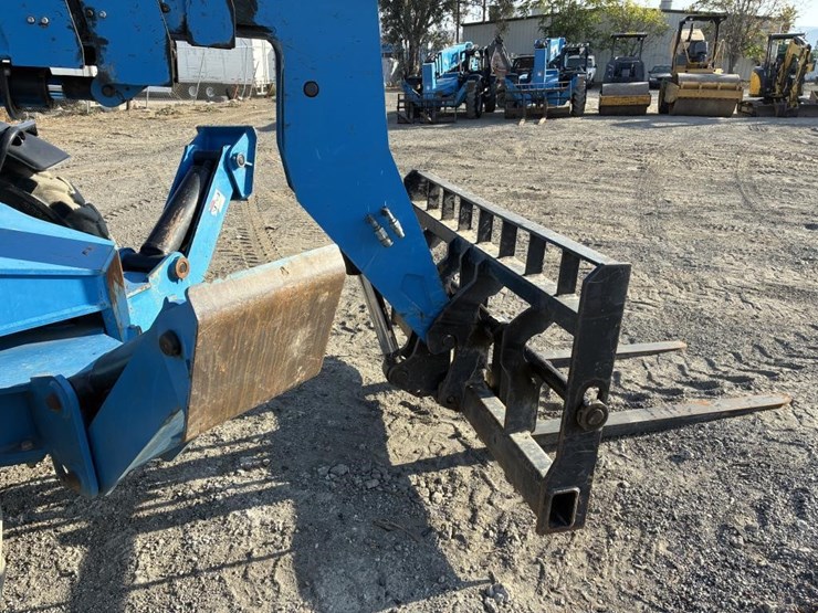 2018-genie-gth1056-image-6