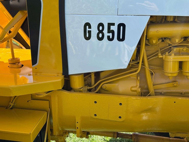 minneapolis-moline-g850-image-45