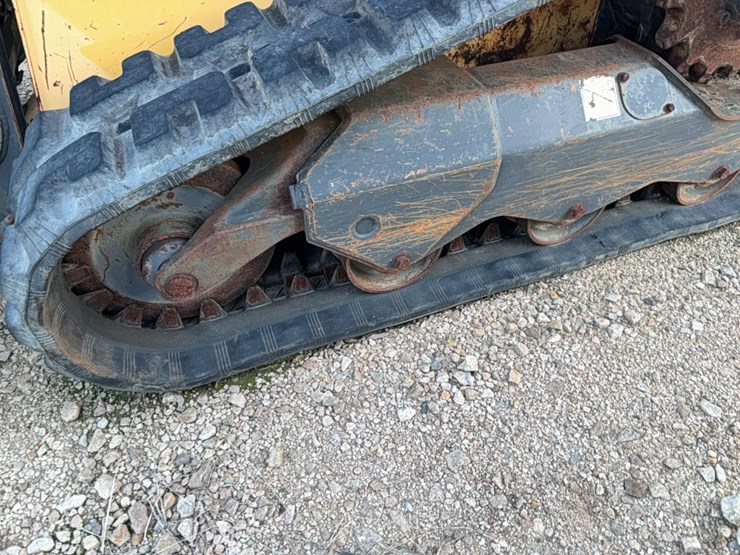 new-holland-c227-image-16