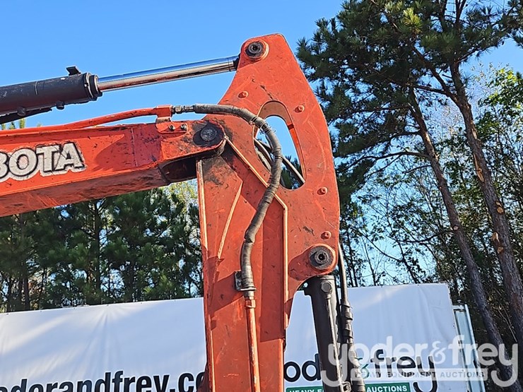 2016-kubota-kx057-4-image-22