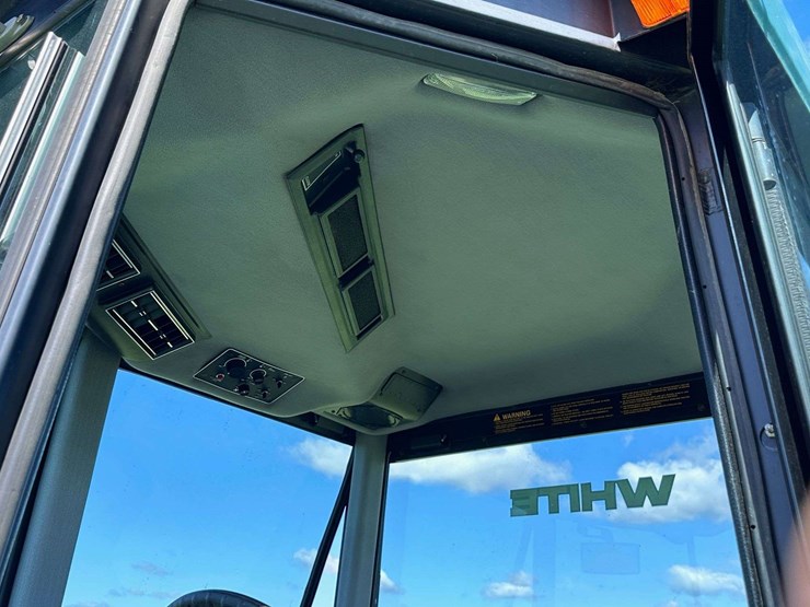 white-american-80-image-38