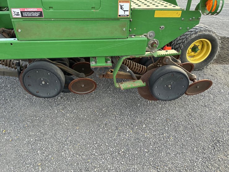 2009-john-deere-1590-image-14