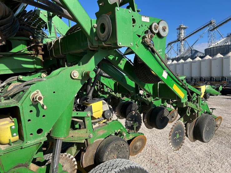 2004-john-deere-1790-image-23