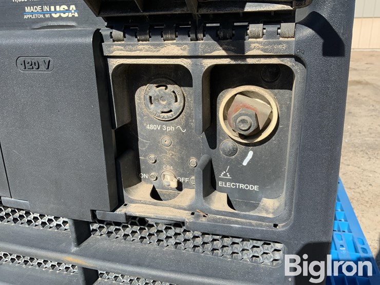 miller-bobcat-3-phase-welder/generator-image-17