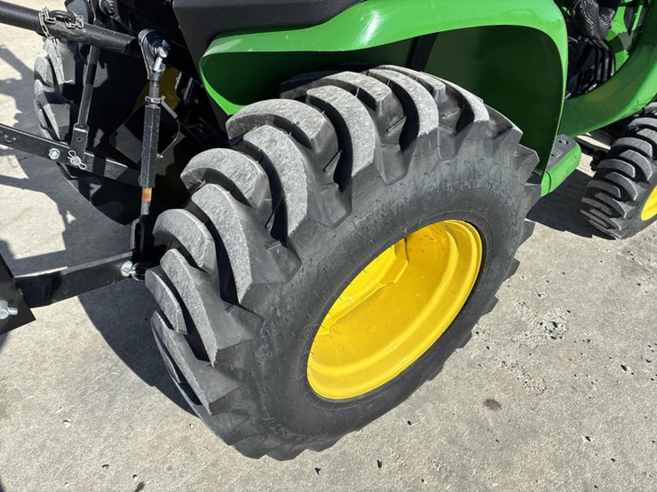 2018-john-deere-3038e-image-37