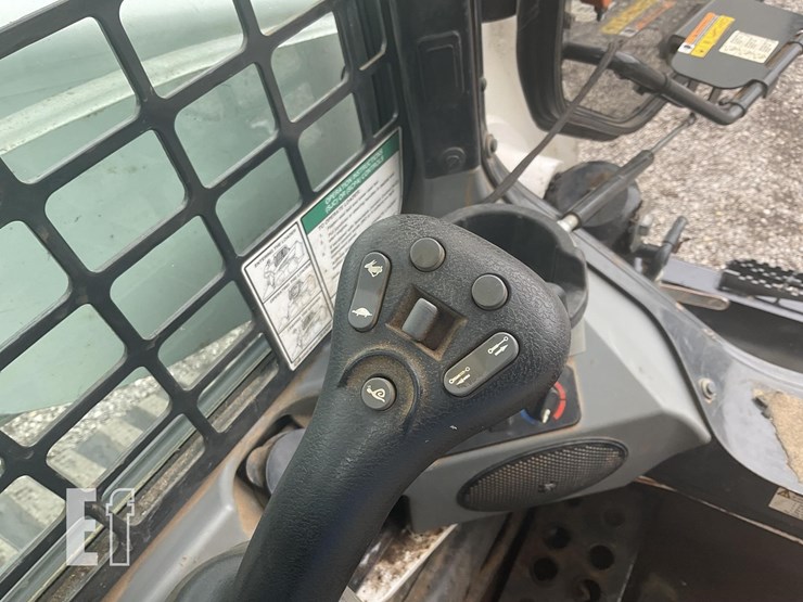 2021-bobcat-t870-image-19