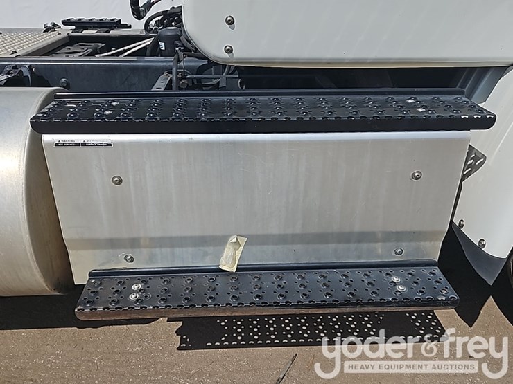 2017-international-8600-image-31