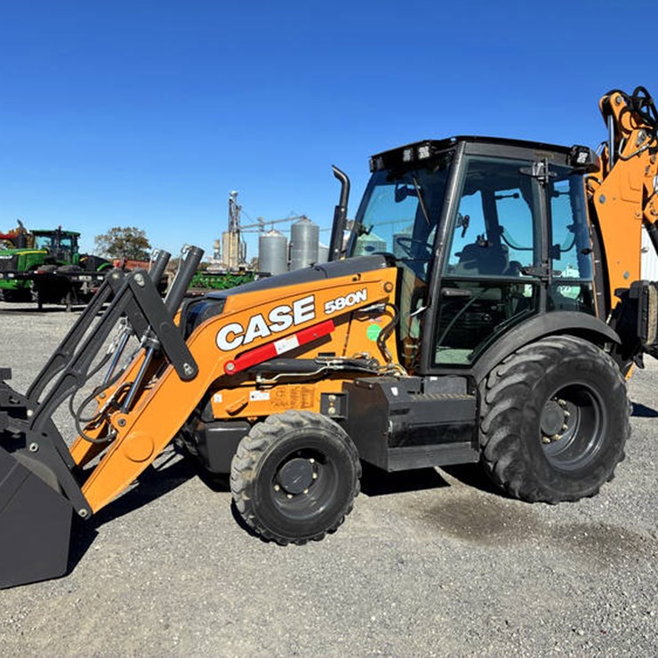 2020 CASE 580N