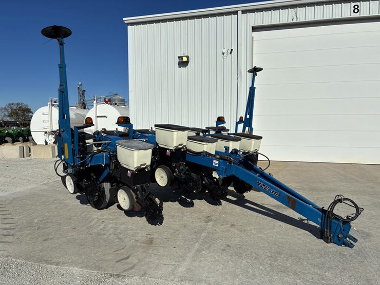 2014-kinze-3000-image-1