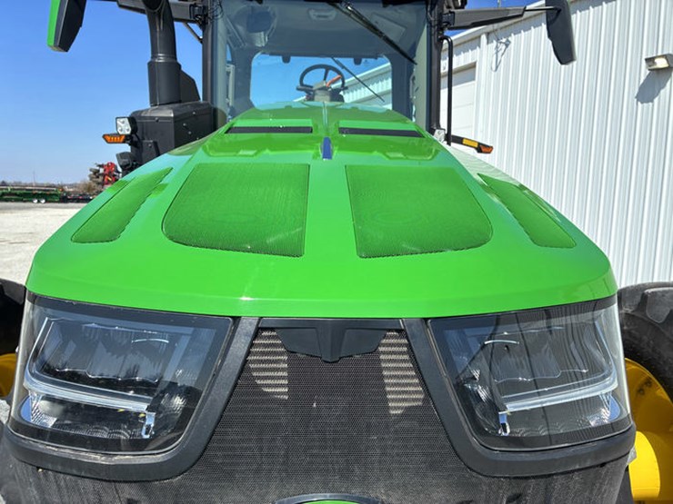 2023-john-deere-8r-370-image-14