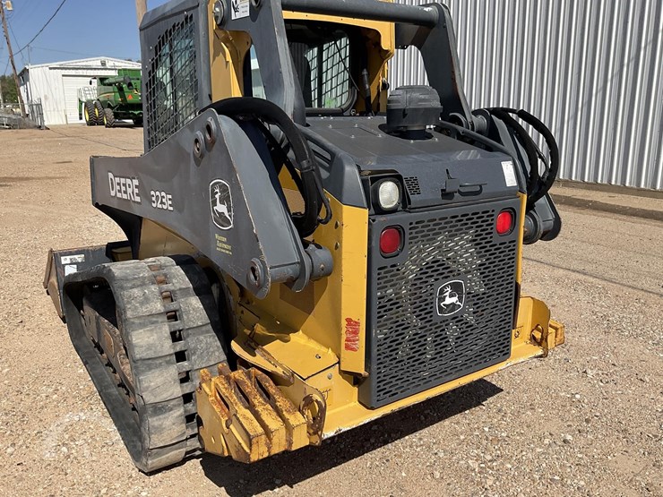 2015-deere-323e-image-9