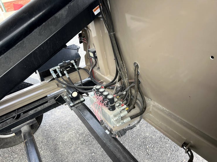 2021-j&m-lc390-image-18