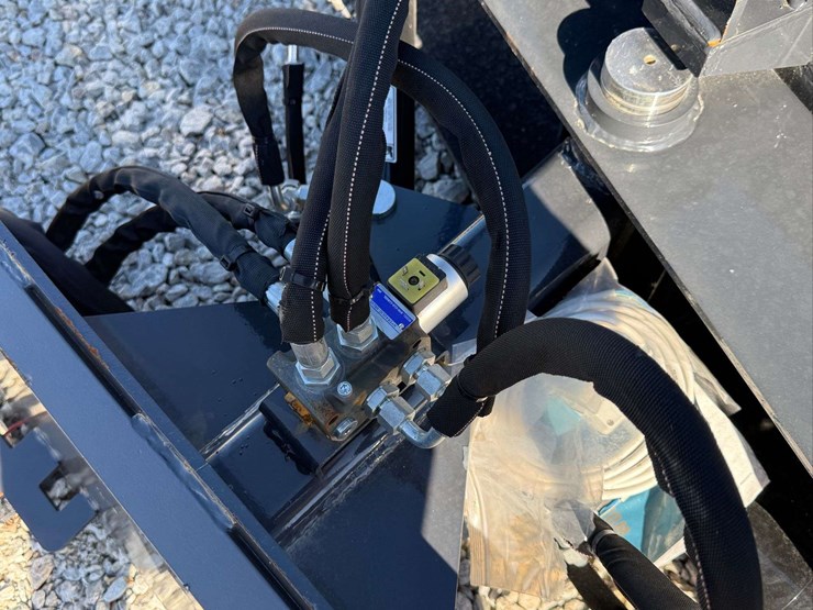 2025-wolverine-swdb-11-84w-6-way-skid-steer-dozer-blade-image-5