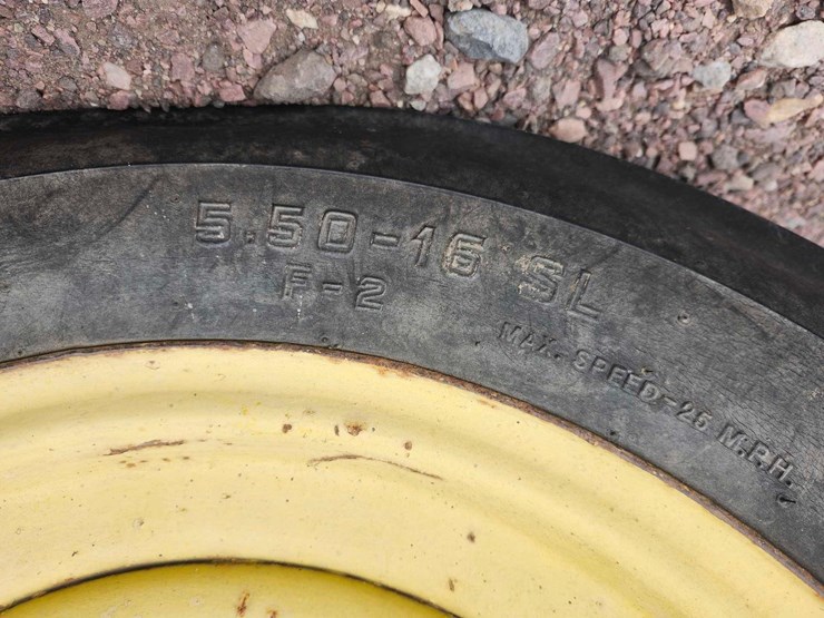 john-deere-520-image-35