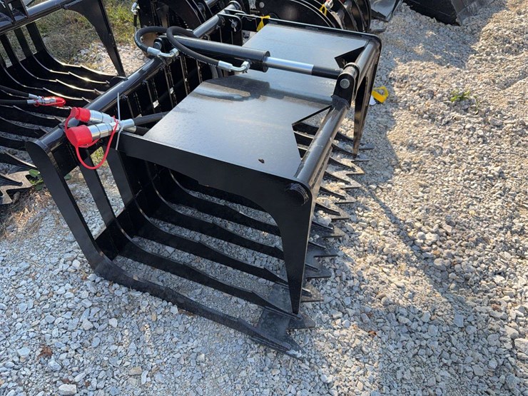 skid-steer-hollow-wood-grabber-image-2