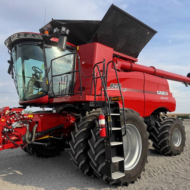 2023 CASE IH 8250