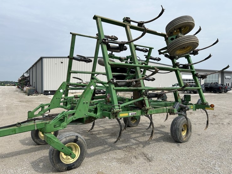 2002-john-deere-2400-image-40