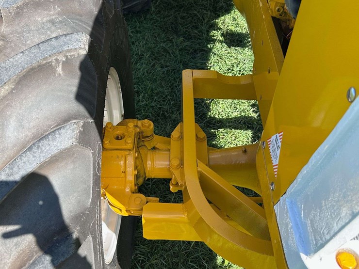 minneapolis-moline-g850-image-10