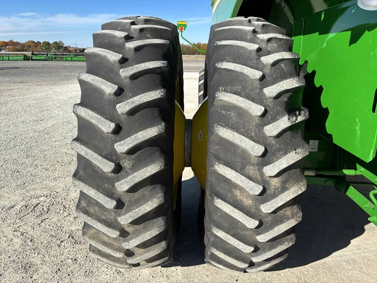 2013-john-deere-s670-image-38