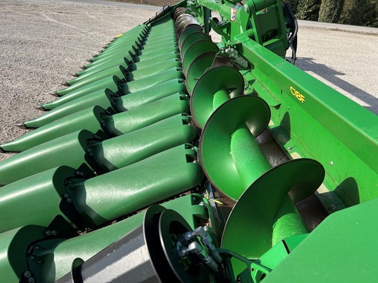 2021-john-deere-c18f-image-16