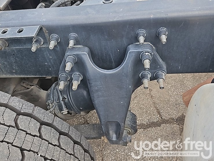 2017-international-8600-image-35