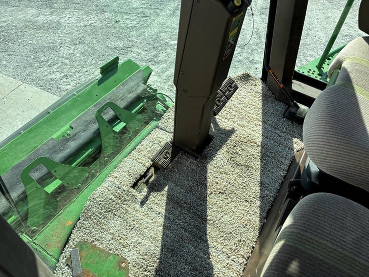 2009-john-deere-9770-sts-image-95