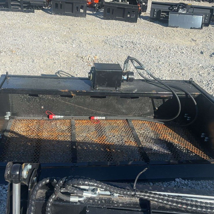 Skid Steer Vibrating Screening Bucket