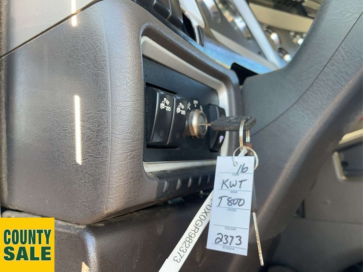 2016-kenworth-t800-image-11