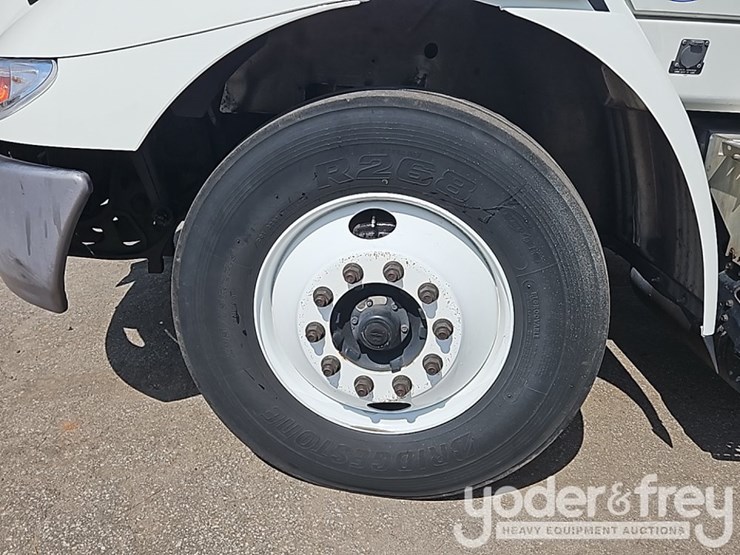 2017-international-8600-image-4