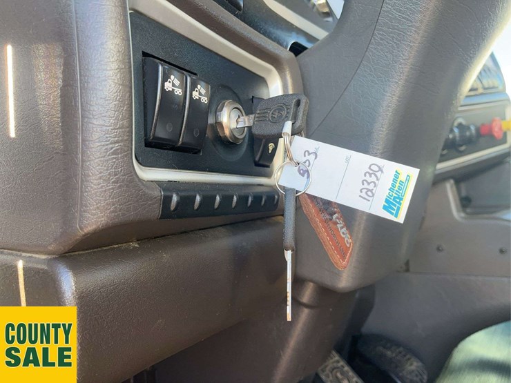 2016-kenworth-t800-image-12