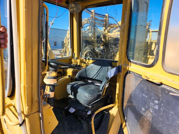 1980-caterpillar-627b-push-pull-scraper-image-46