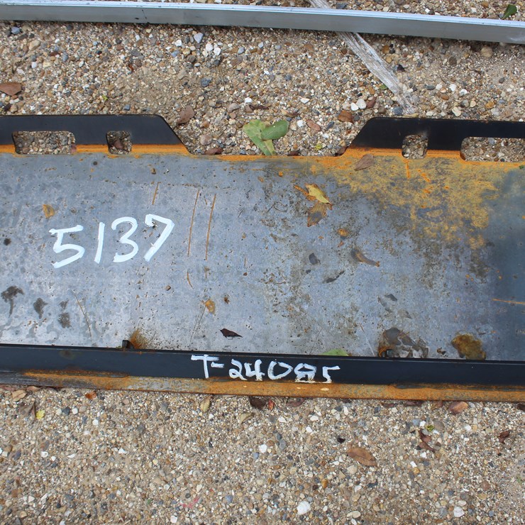 #5137 • 2025 WOLVERINE 3/8 INCH ATTACH MOUNT PLATE