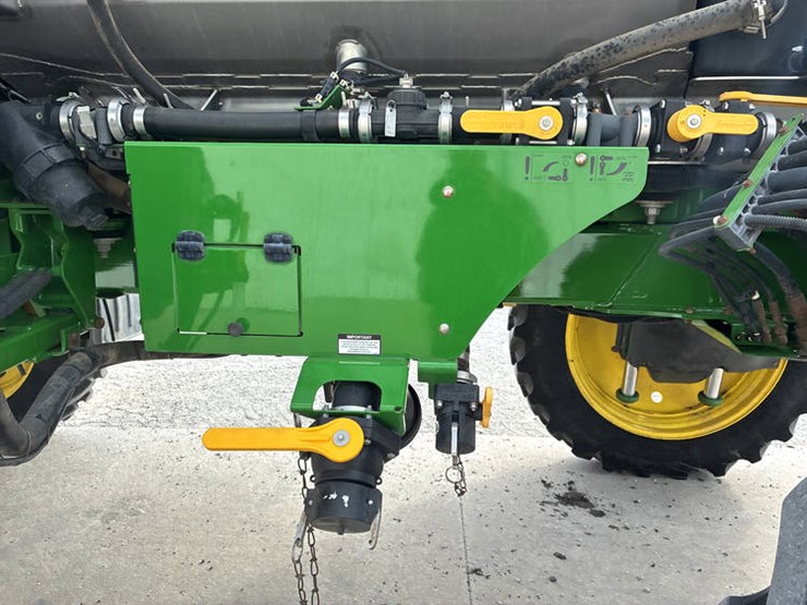 2014-john-deere-r4038-image-40
