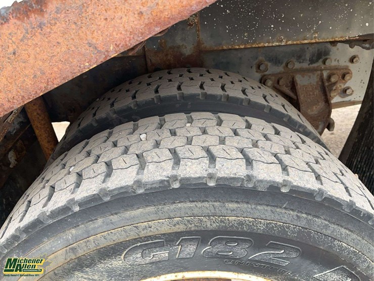 2010-international-durastar-4400-image-9