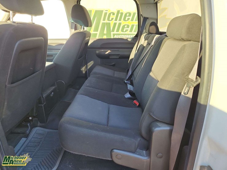 2011-chevrolet-silverado-1500-lt-image-18