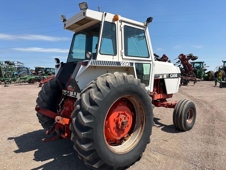 1979-case-2390-tractor-image-3