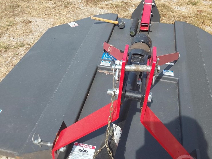 2023-mahindra-1635-hst-image-43