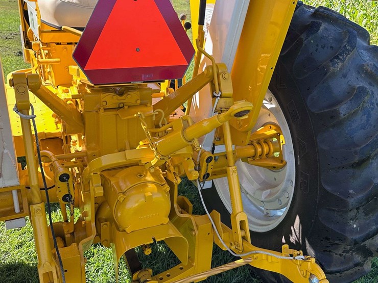 minneapolis-moline-g750-image-33