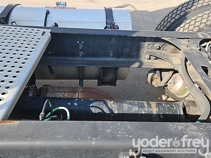 2017-international-8600-image-19