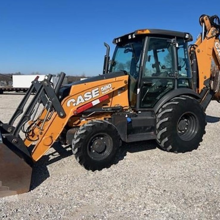 2017 CASE 580SN
