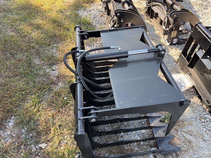 skid-steer-hollow-wood-grabber-image-5