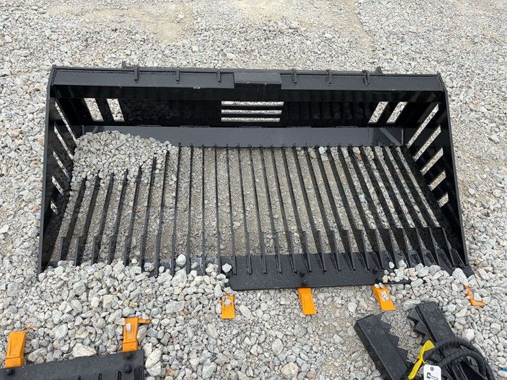 skid-steer-rock-bucket-image-1