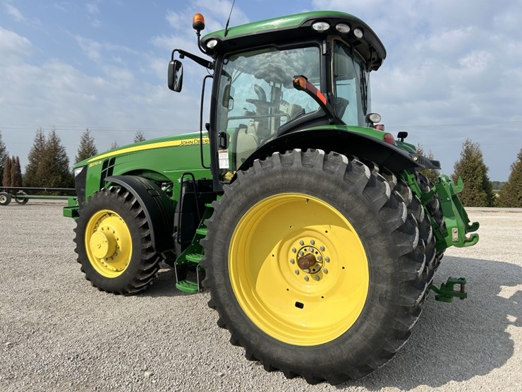 2014-john-deere-8270r-image-3